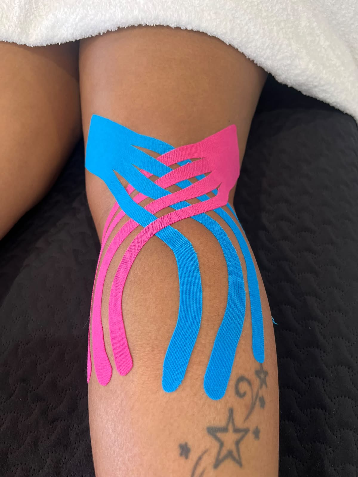 Kinesiology taping on knee